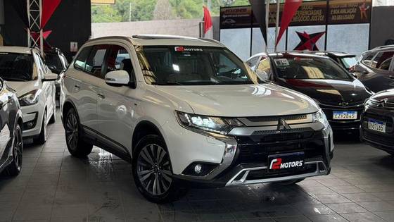 MITSUBISHI OUTLANDER 3.0 MIVEC V6 GASOLINA HPE-S AWD AUTOMÁTICO MITSUBISHI OUTLANDER 3.0 MIVEC V6 GASOLINA HPE-S AWD AUTOMÁTICO